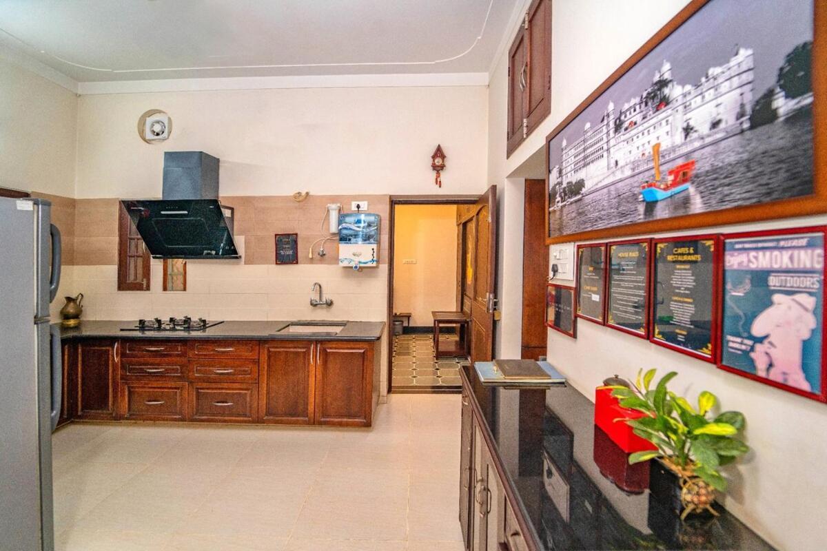 Santosh Villa - The House Of Antiques And Art อุเดเปอร์ ภายนอก รูปภาพ
