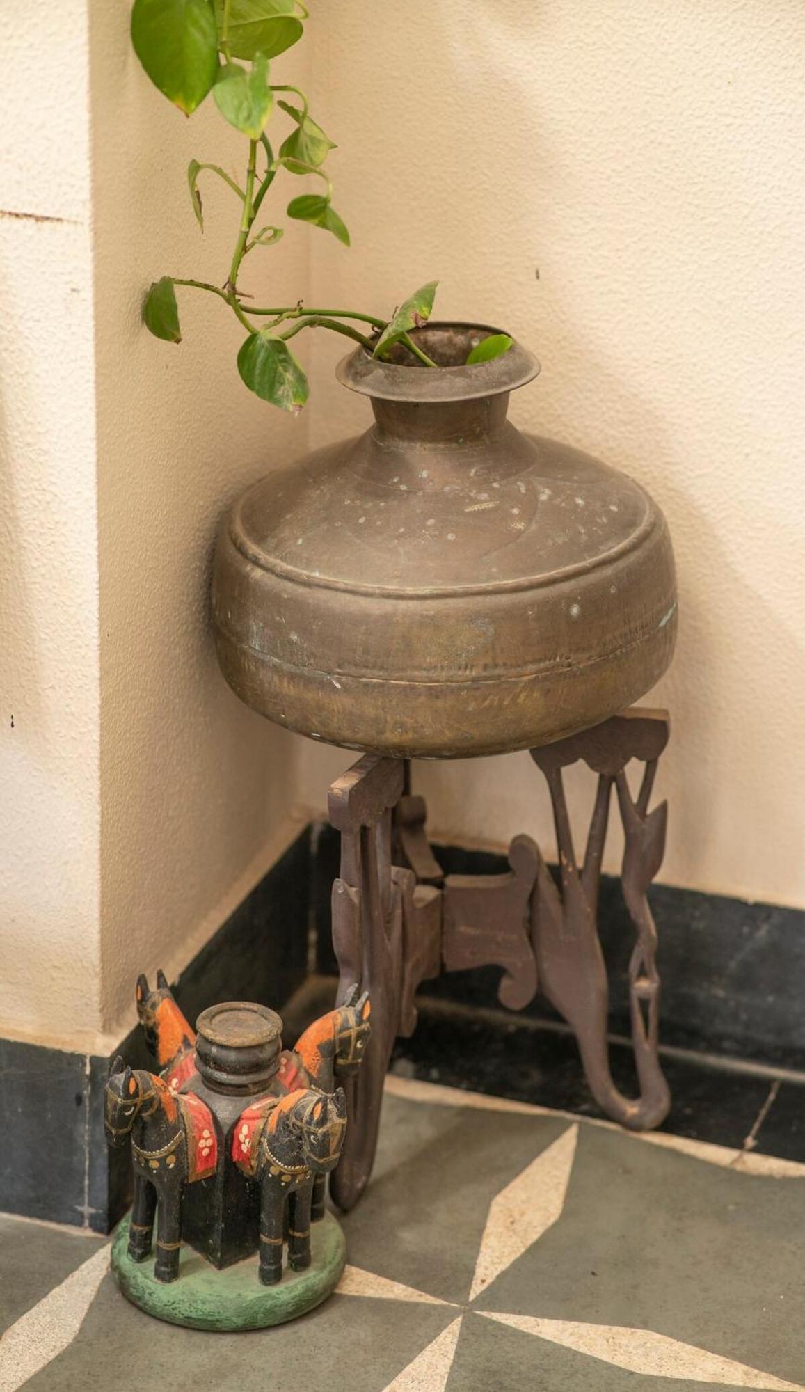 Santosh Villa - The House Of Antiques And Art อุเดเปอร์ ภายนอก รูปภาพ
