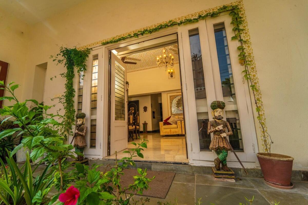 Santosh Villa - The House Of Antiques And Art อุเดเปอร์ ภายนอก รูปภาพ