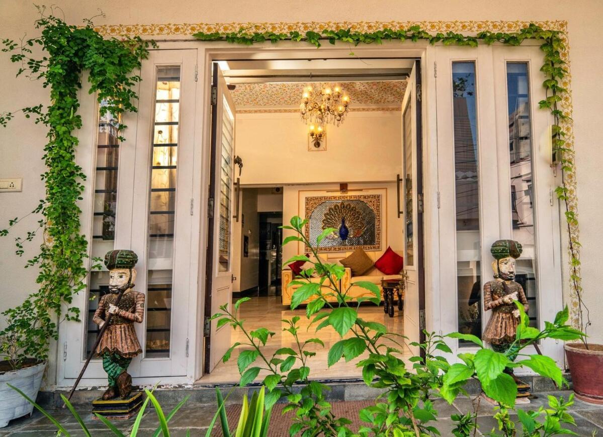 Santosh Villa - The House Of Antiques And Art อุเดเปอร์ ภายนอก รูปภาพ