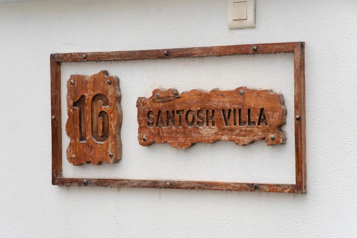 Santosh Villa - The House Of Antiques And Art อุเดเปอร์ ภายนอก รูปภาพ
