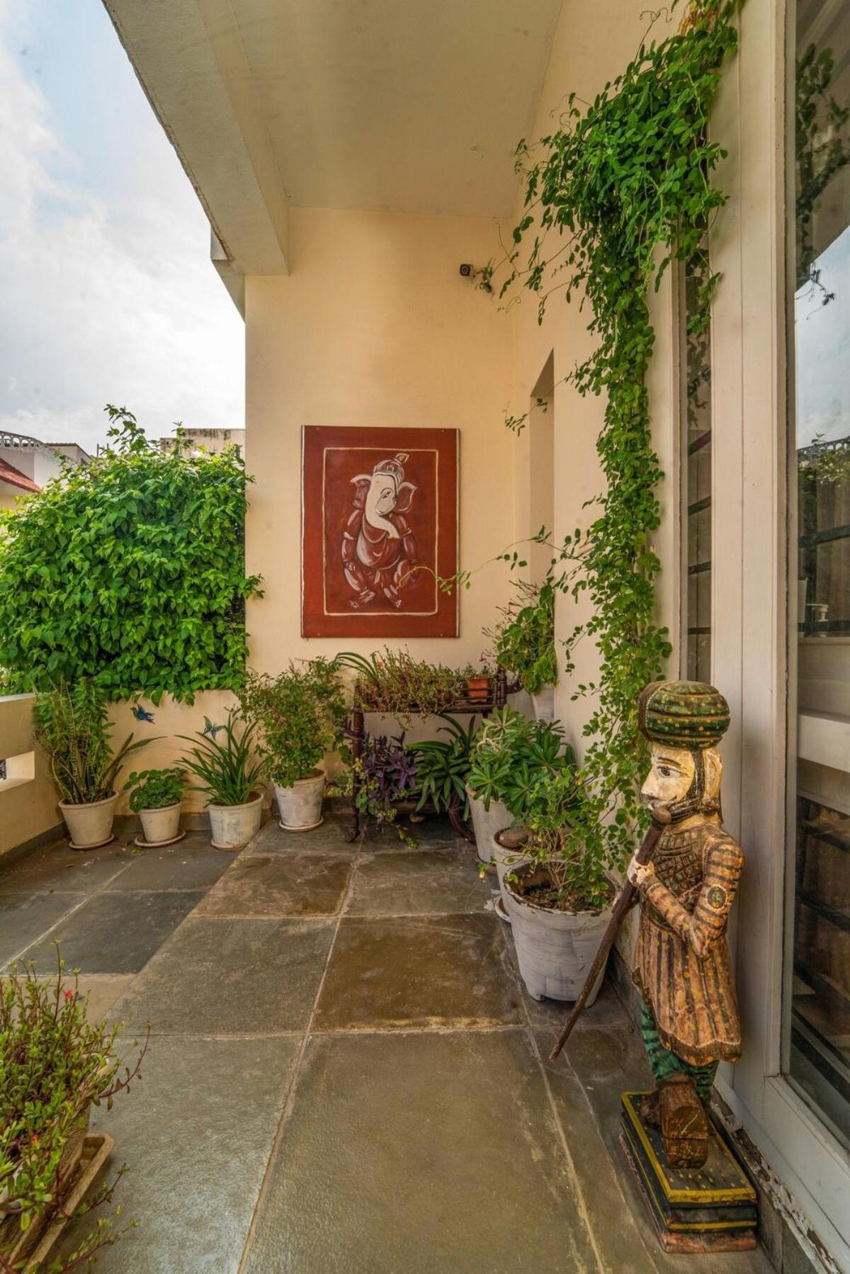 Santosh Villa - The House Of Antiques And Art อุเดเปอร์ ภายนอก รูปภาพ